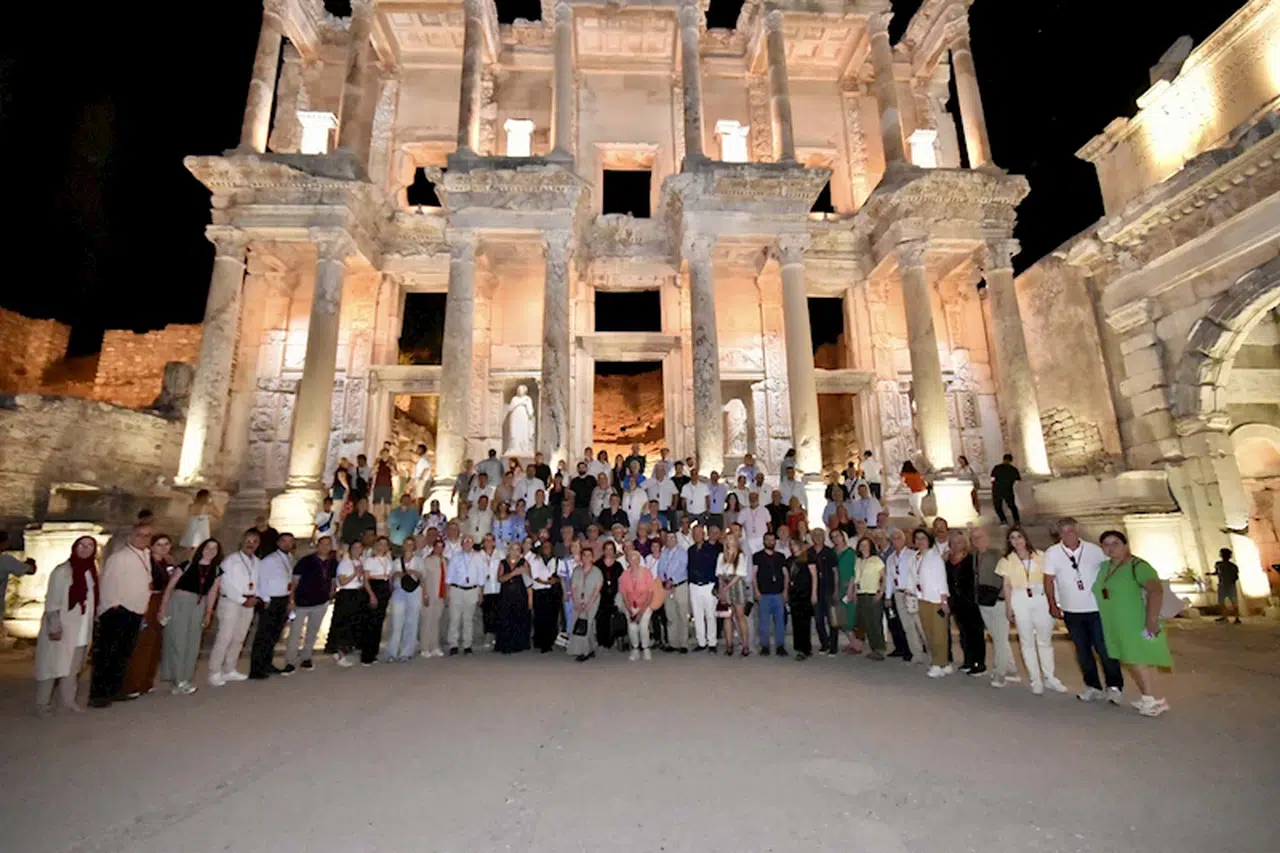 İZTO'dan Efes'e gece turu