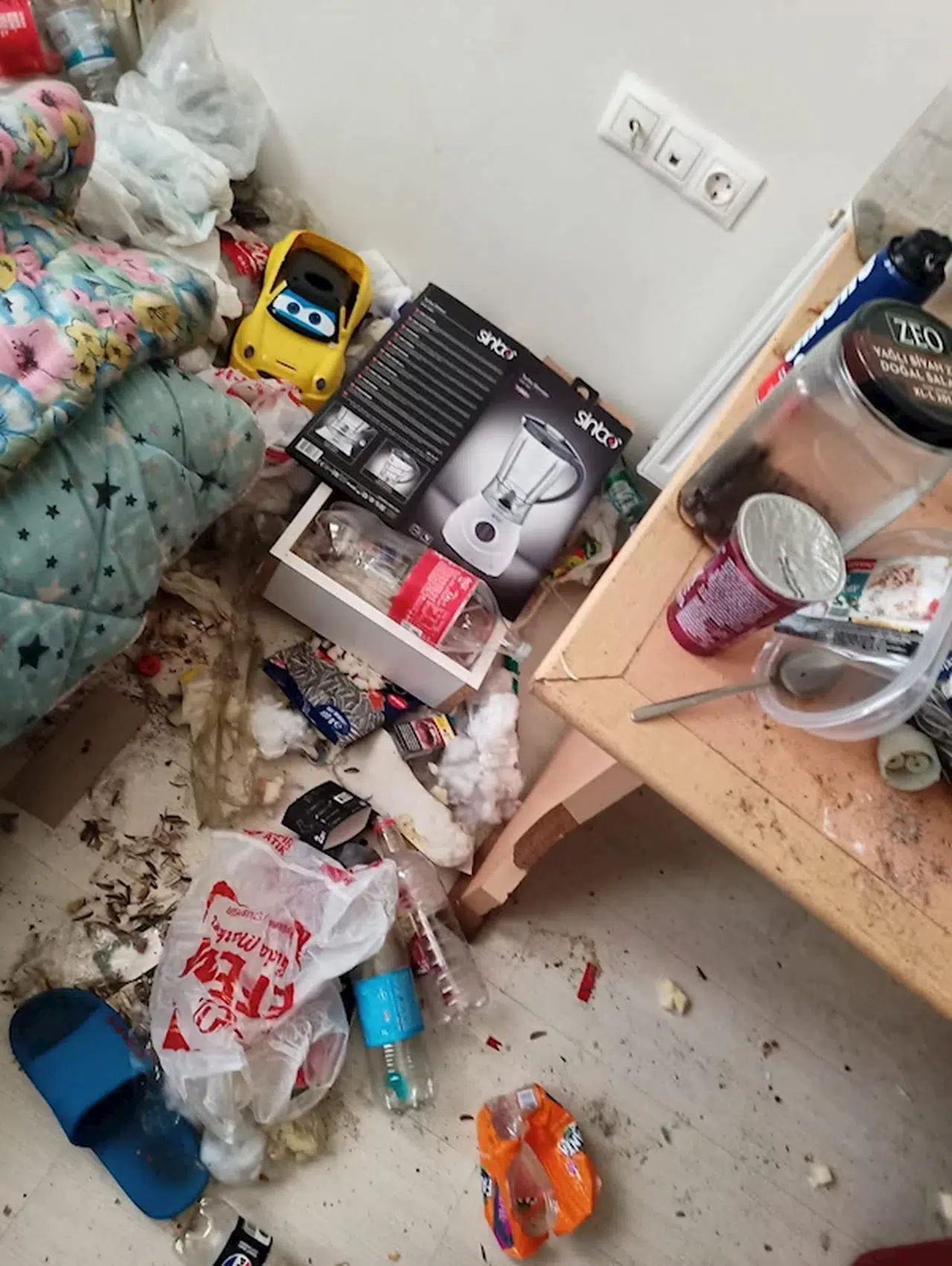 Evden, 1 ton çöp çıktı