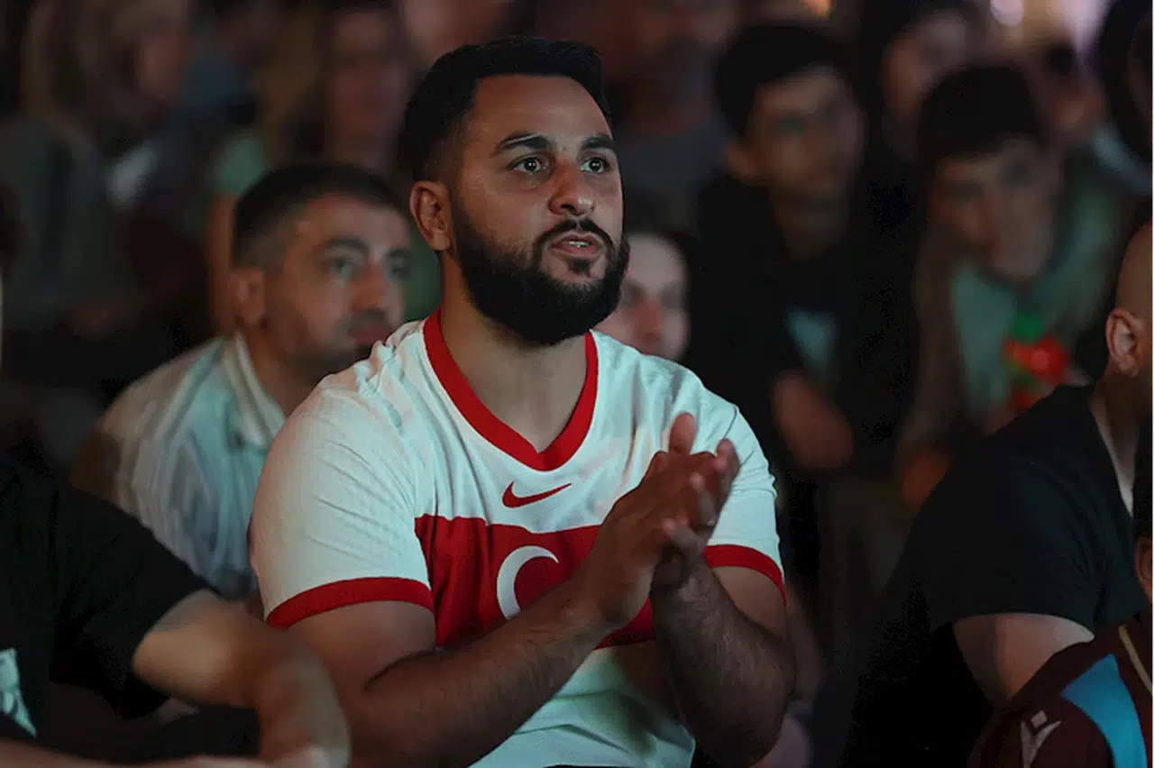 Trabzon'da milli maç heyecanı dev ekrandan takip edildi