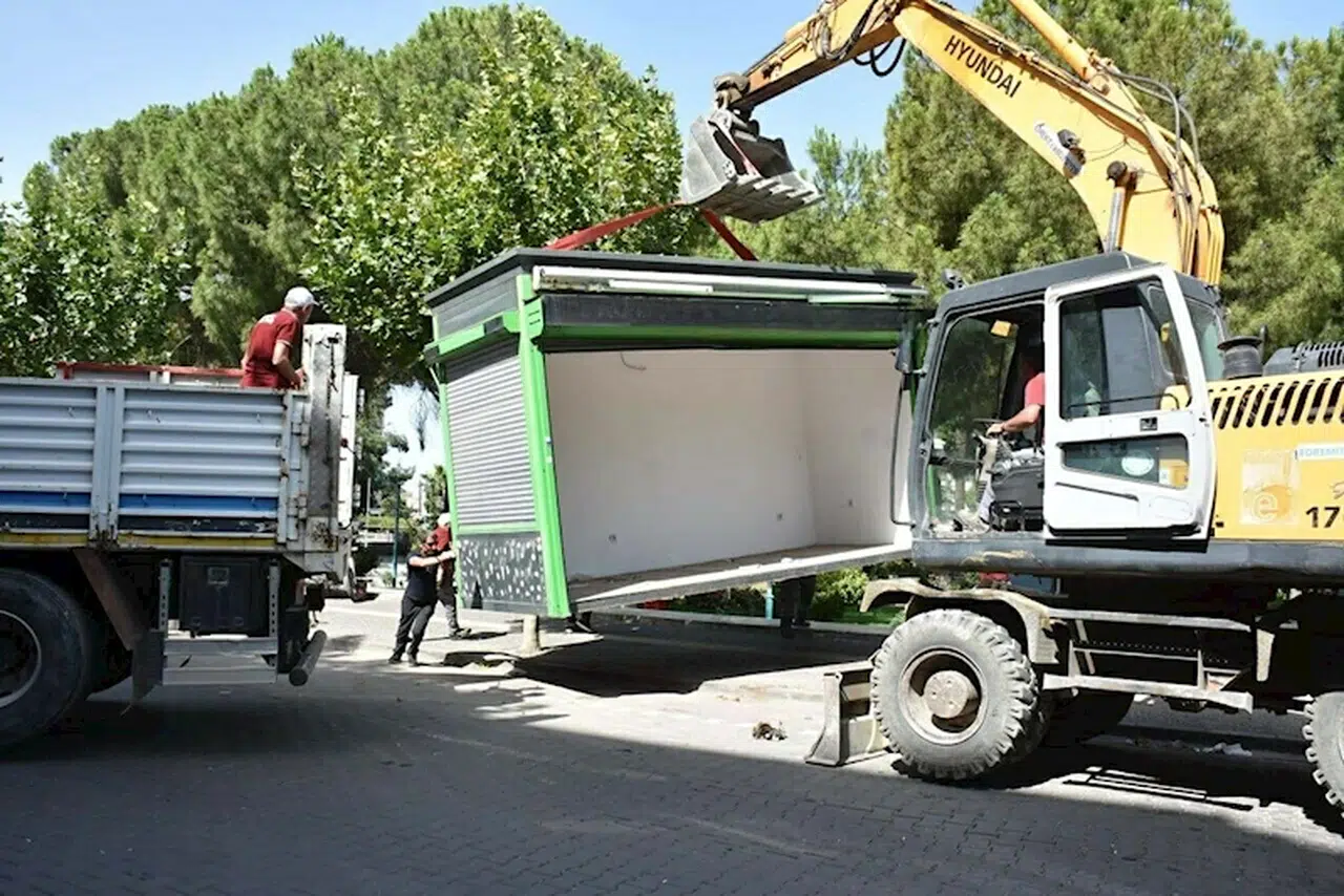 Edremit'te izinsiz yapılar kaldırılıyor