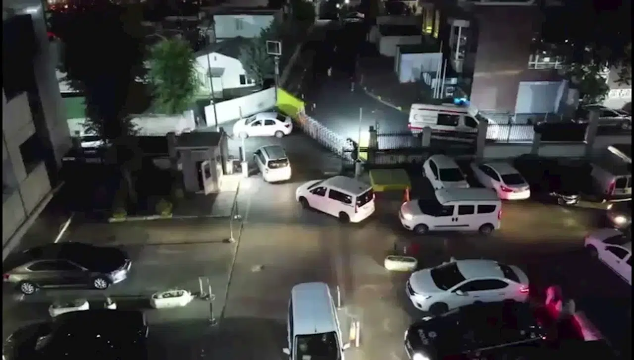 İstanbul - Müvekkilini görmeye gelen avukat polise küfür etti; arbede çıktı