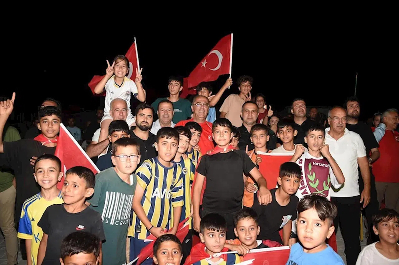 Türkiye'nin zaferi, Hatay'da depremzedelere büyük sevinç yaşattı