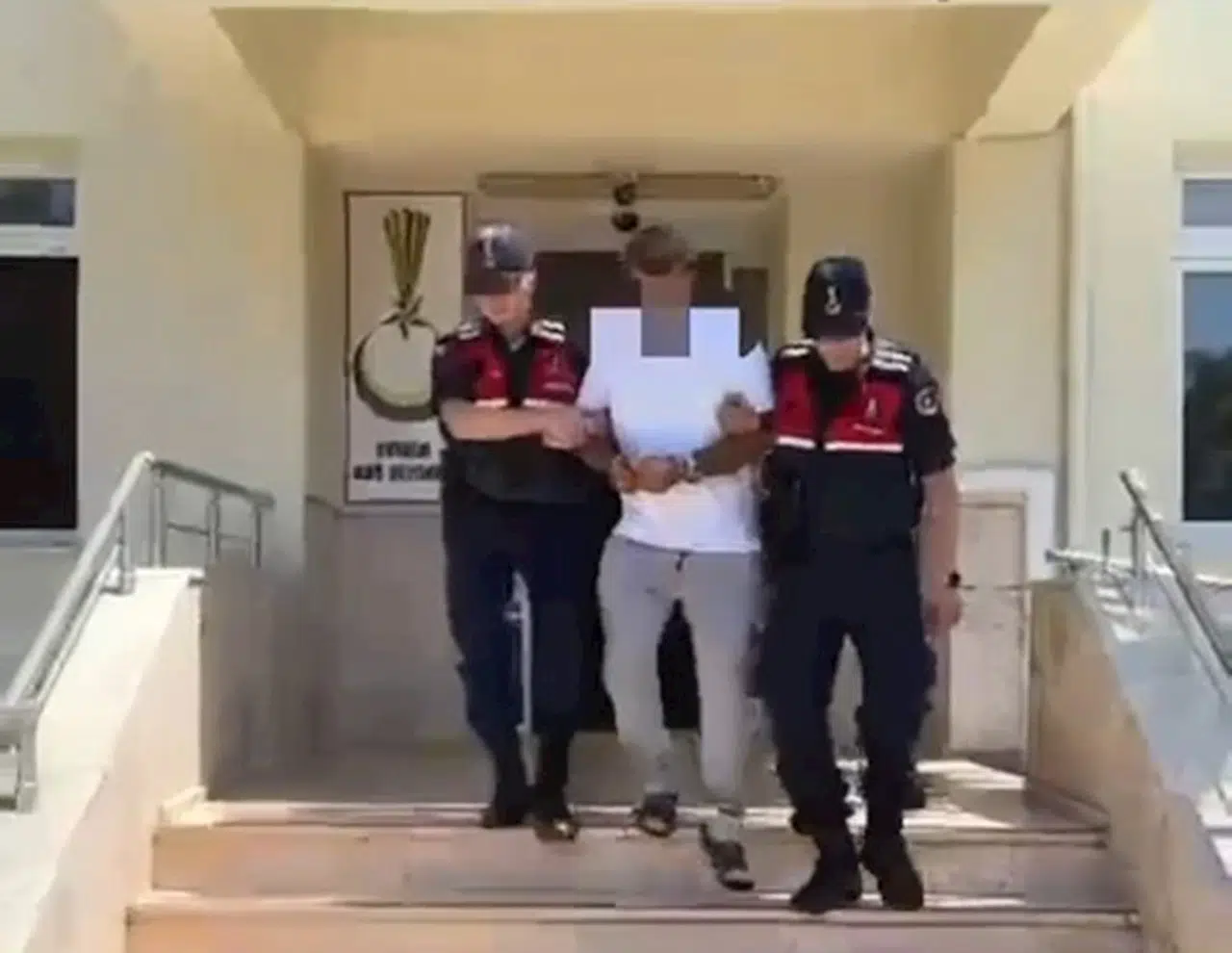 Mardin'de annesi ve eşi içerideyken evi ateşe verip kapıyı kilitleyerek kaçtı, İstanbul'da yakalandı