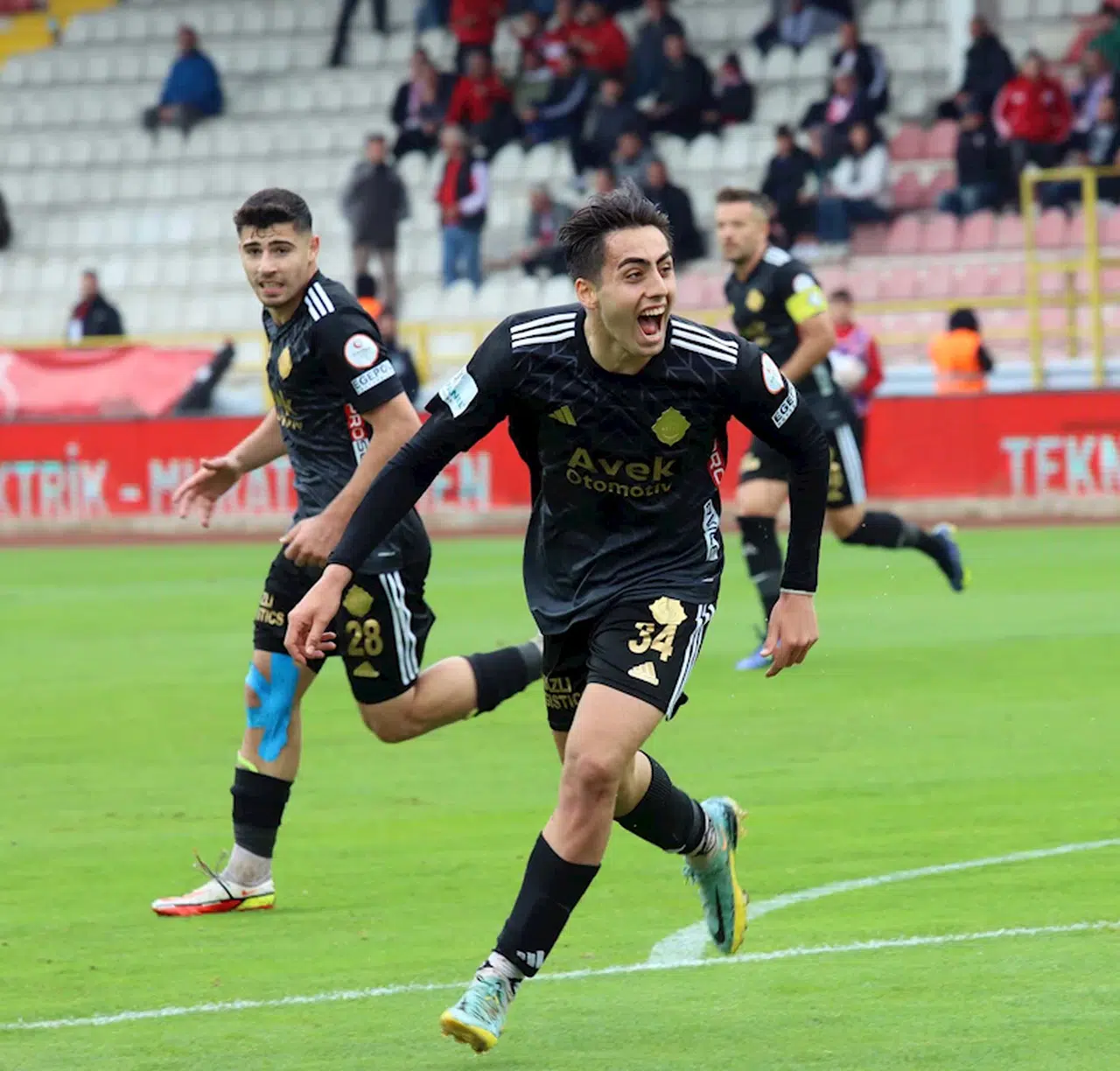 Altay'da Enes transferine tepki