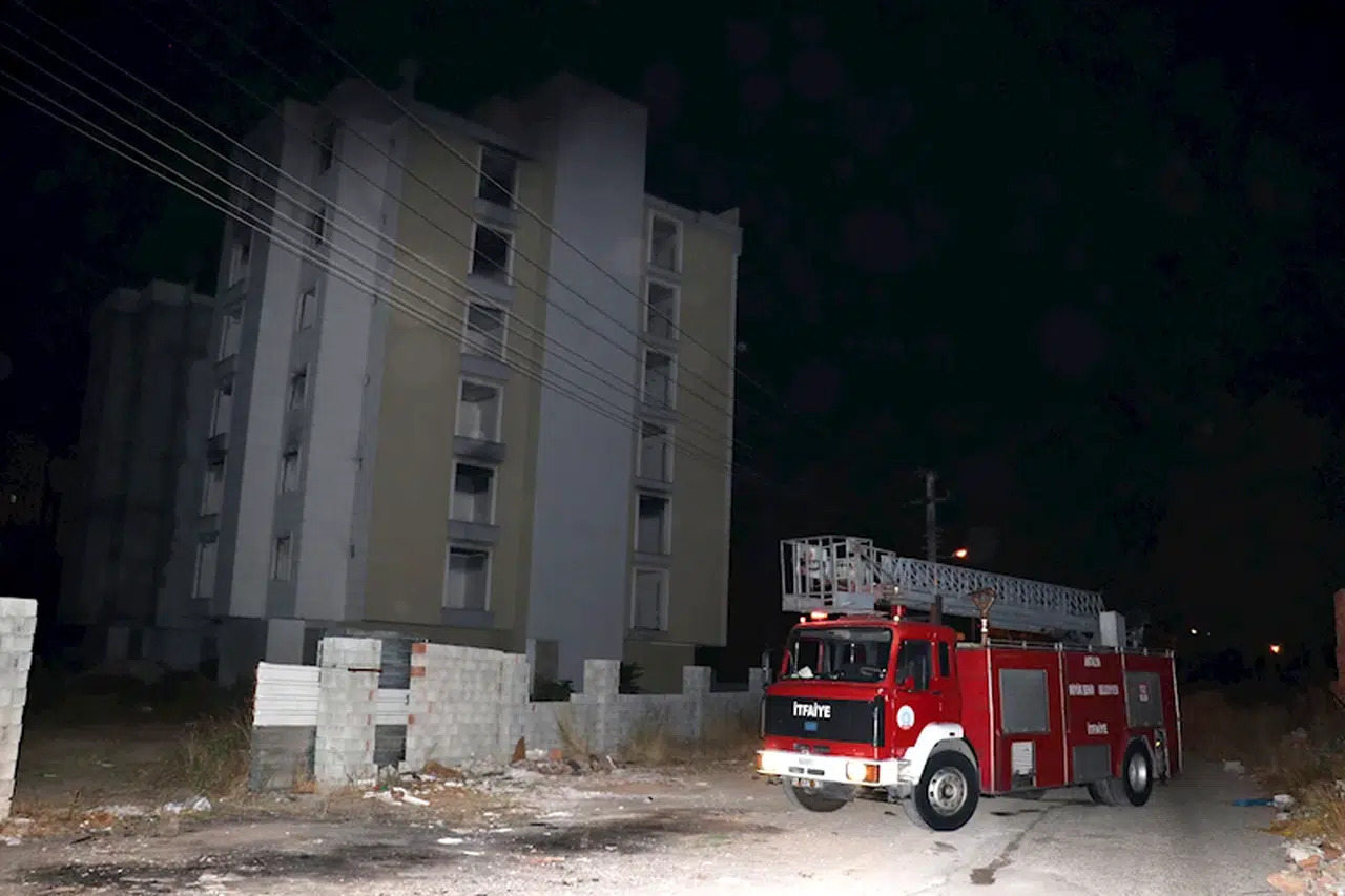 Boş inşaatta yangın