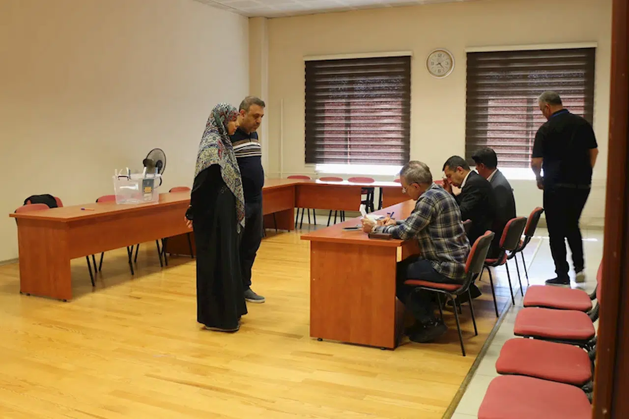 İranlılar Van’da, yeni cumhurbaşkanını seçmek için sandık başına gitti/ Ek fotoğraflar