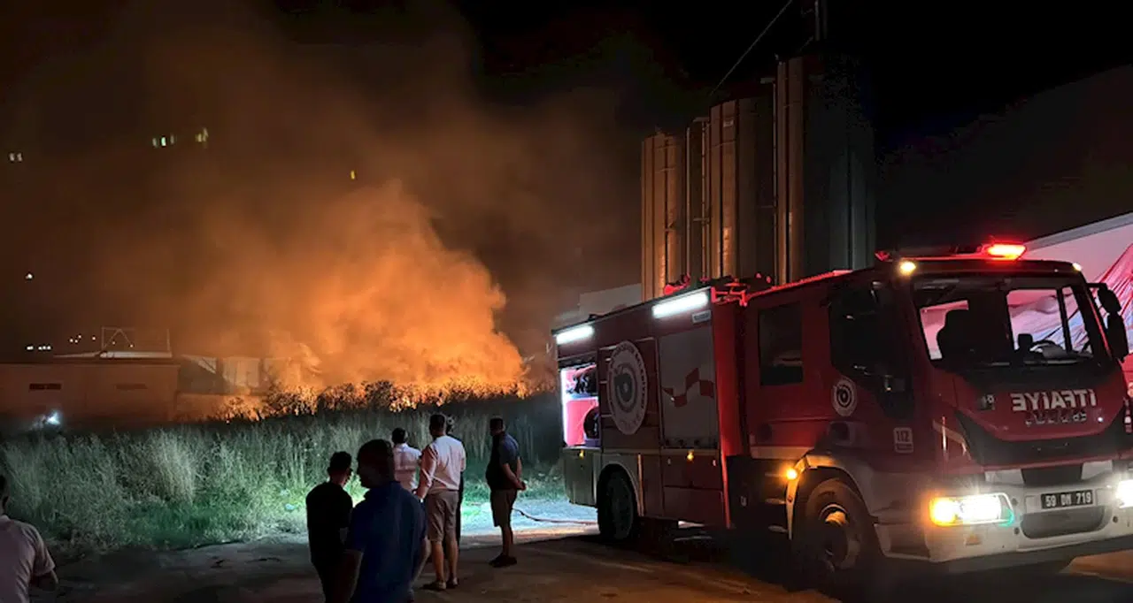 Tekirdağ’da fabrikalar bölgesinde trafo patladı, otluk yangını çıktı