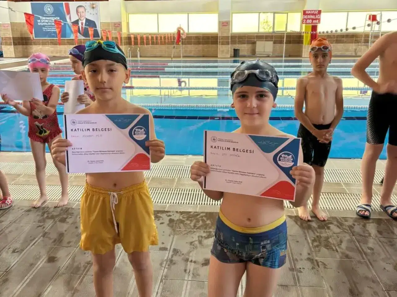 Artvin'de Yaz Tatilleri Eğlenceli ve Öğretici: "Yüzme Bilmeyen Kalmasın" Projesi Başarıyla Tamamlandı