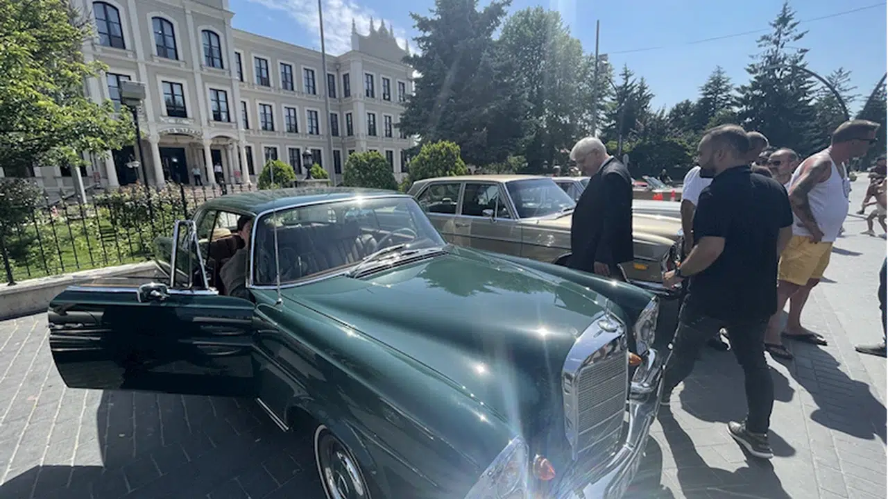 Klasik otomobil tutkunları Bolu'da buluştu