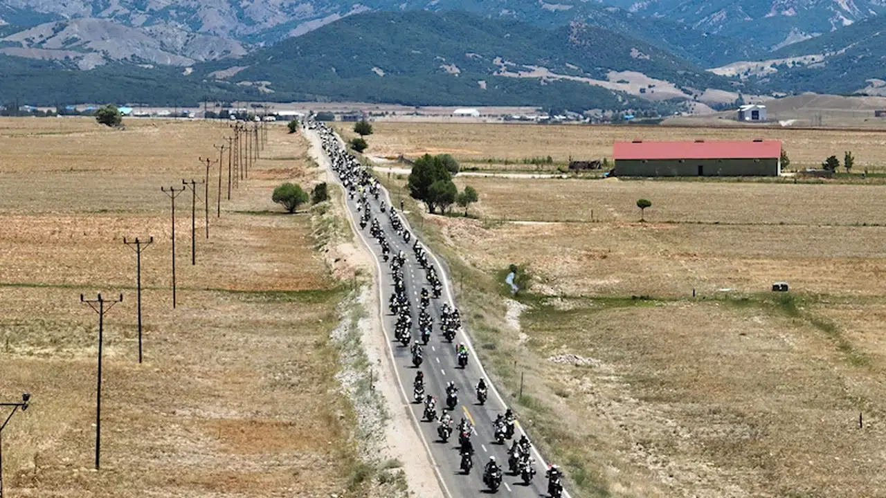Tunceli’de MotoFest,1300 motosikletlinin Munzur Vadisi Milli Park’taki turuyla başladı