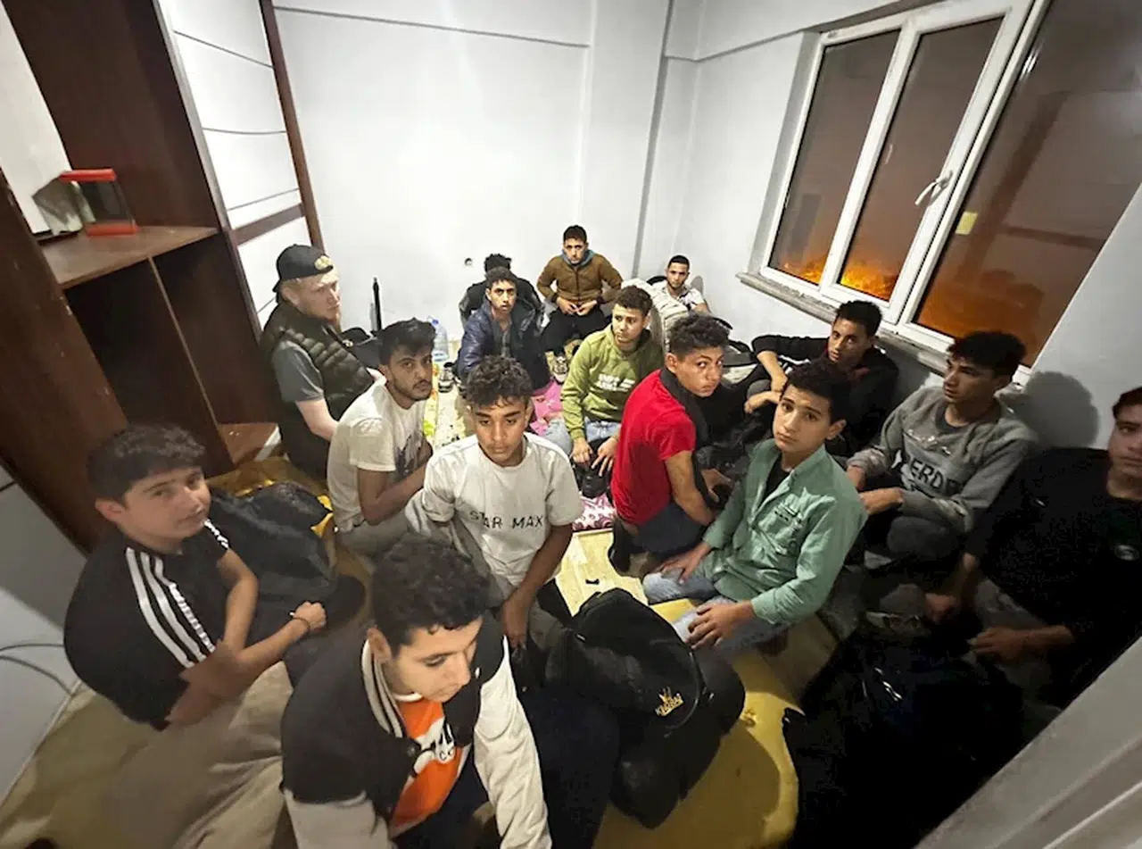 Tekirdağ'da 34 kaçak göçmen ile 2 organizatör yakalandı