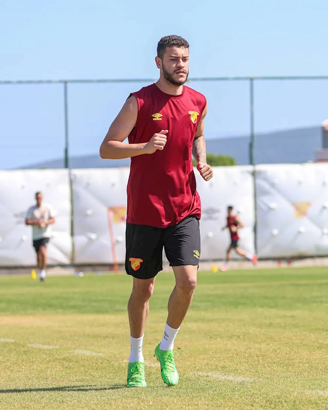 Göztepe'de Romulo kaldı