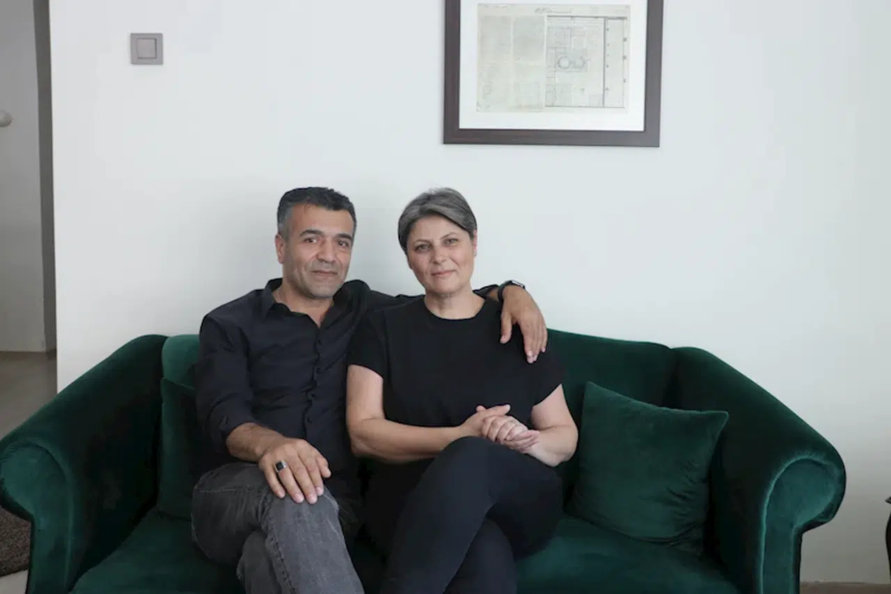 Kızlarının sınıf arkadaşına koruyucu aile oldular