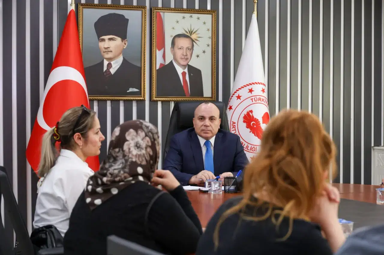 Artvin Valisi Cengiz Ünsal, Halk Günü'nde Vatandaşları Dinledi