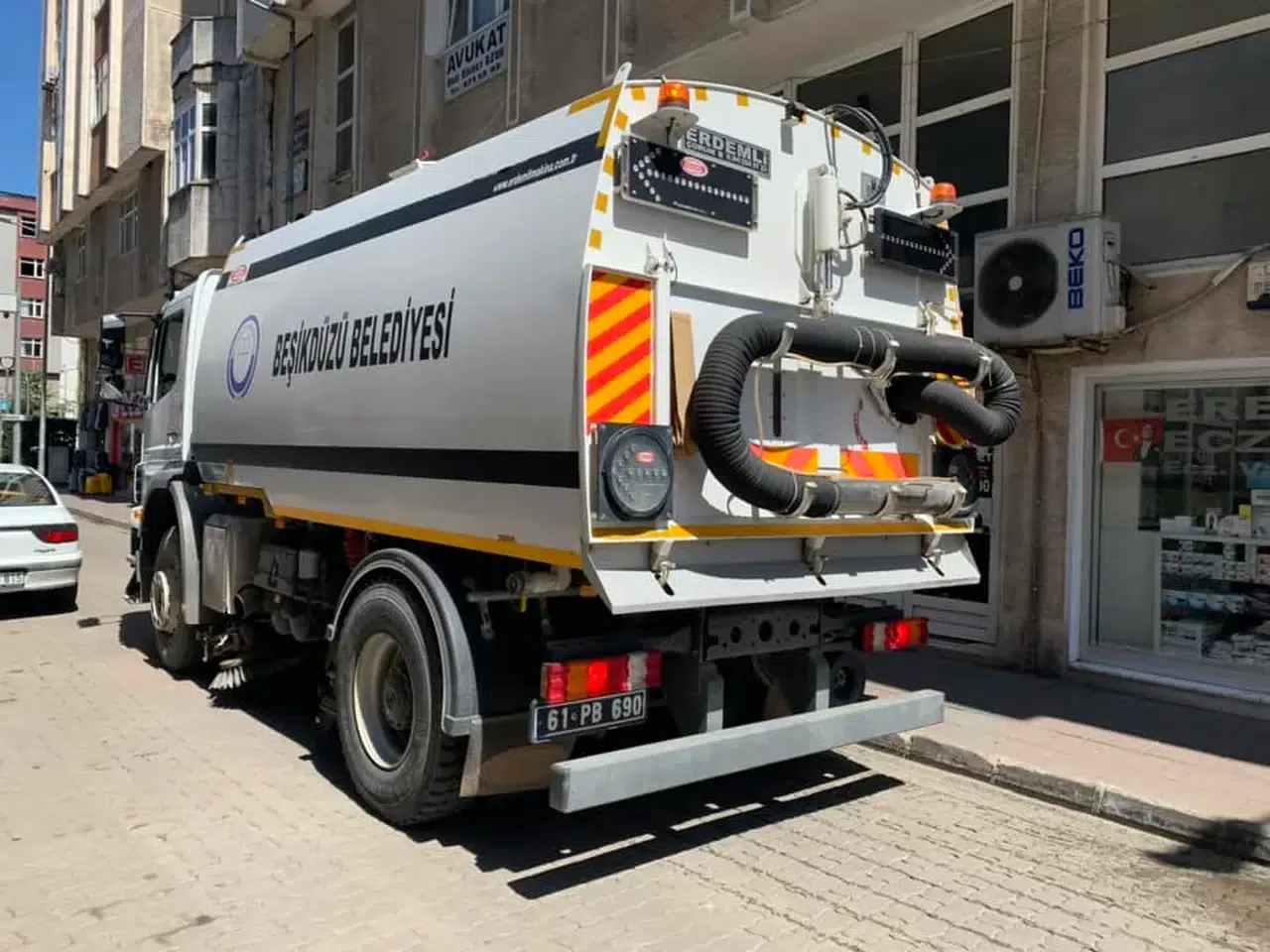 Beşikdüzü'nde Doğalgaz Altyapısı Güçleniyor, Yol Kenarları Yabani Ot Arındırmasında