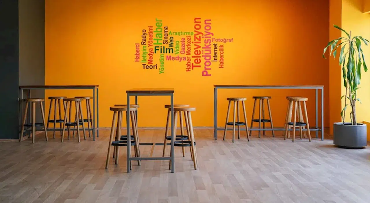  Demirören Medya ve Teknoloji Mesleki ve Teknik Anadolu Lisesi'nden yüzde 1'lik dilimde olan her öğrenciye burs 