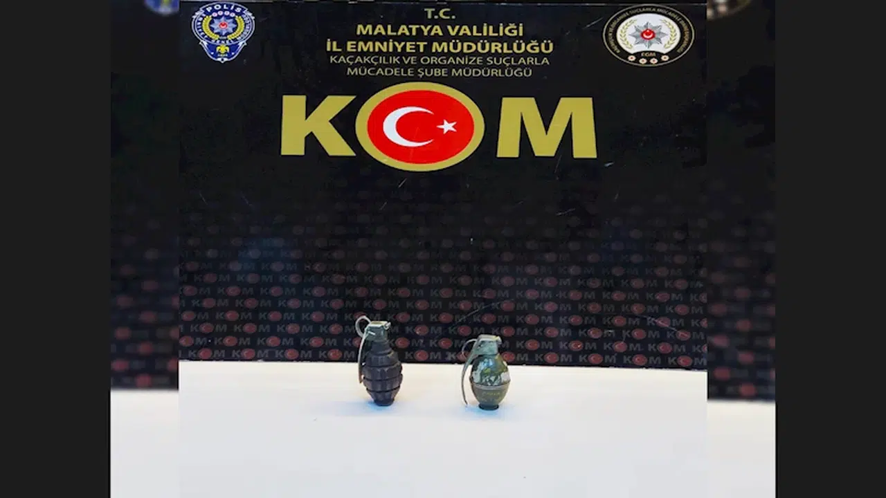 Malatya'da, otomobilde 2 el bombasıyla yakalanan sürücüye gözaltı