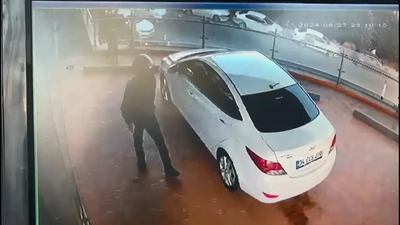 İstanbul - Esenyurt'ta oto galeriye silahlı saldırı kamerada