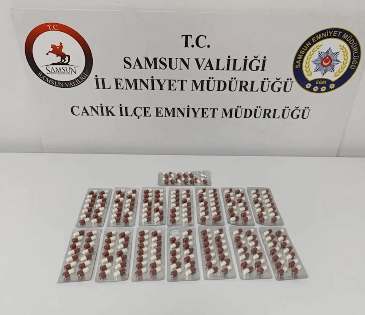 Uygulama noktasından kaçan şüphelinin otomobilinden uyuşturucu çıktı