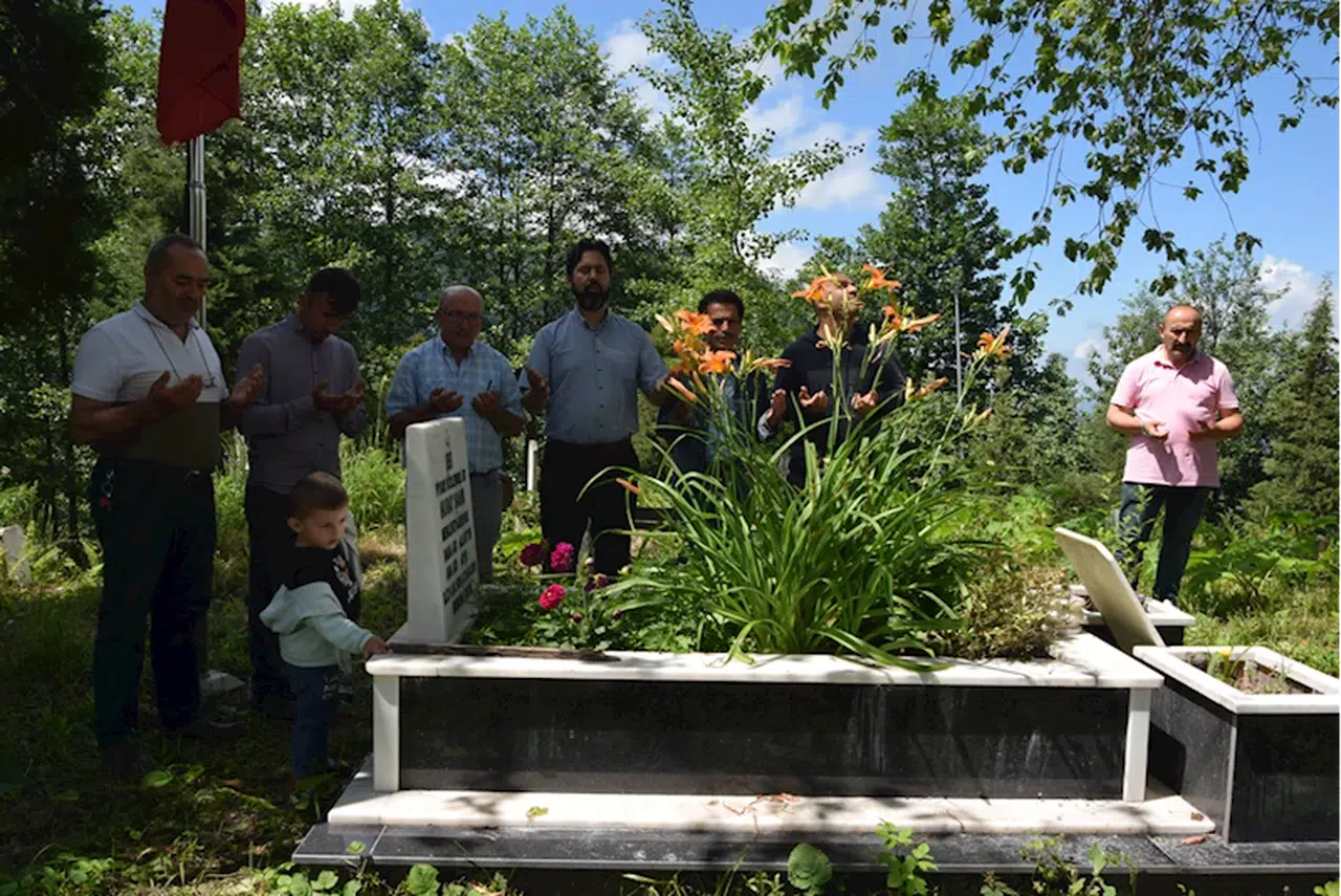 Espiye Müftüsü Gülbe'den şehit mezarına ziyaret