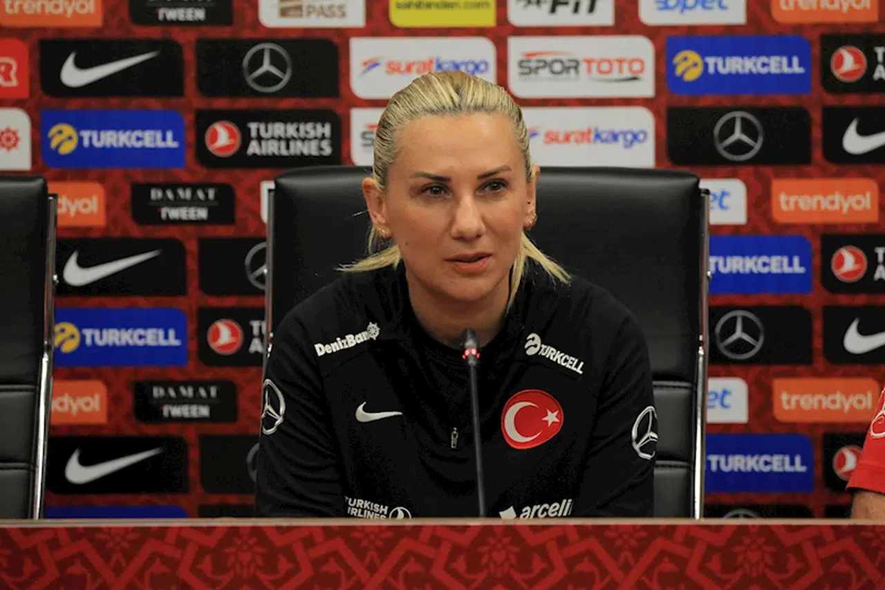 Necla Güngör Kıragası: Azerbaycan'ı yenip, play-off'ları garantilemek istiyoruz