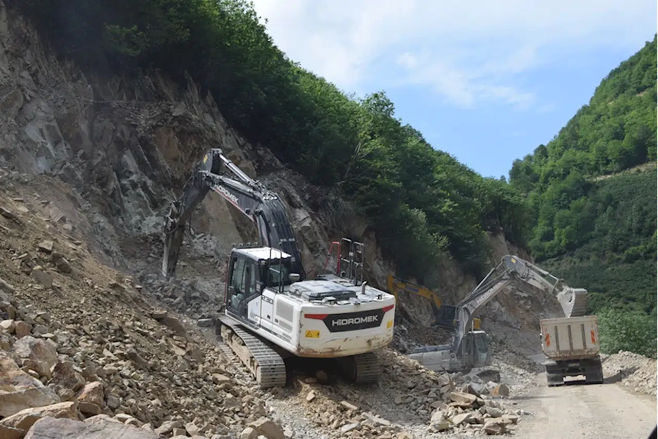 Giresun'da köy grup yolunda çalışmalar sürüyor