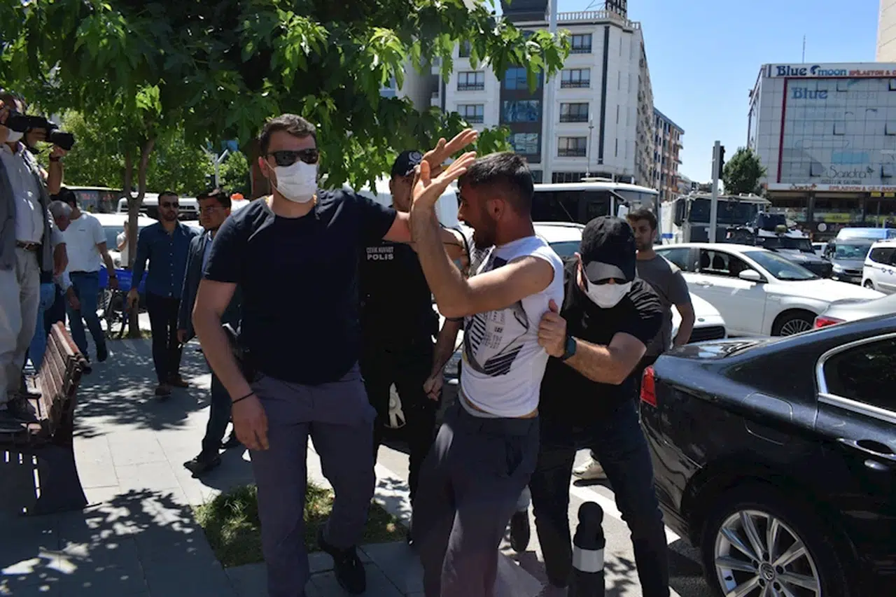Batman'da, Hakkari protestosuna polis müdahalesi: 3 gözaltı