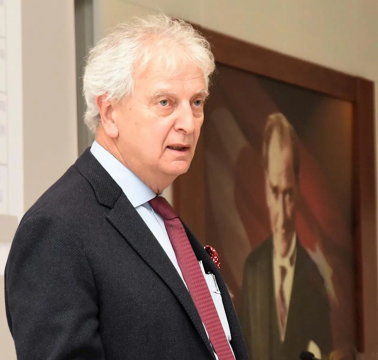 İzmir'de yatırımcı var, arsa yok