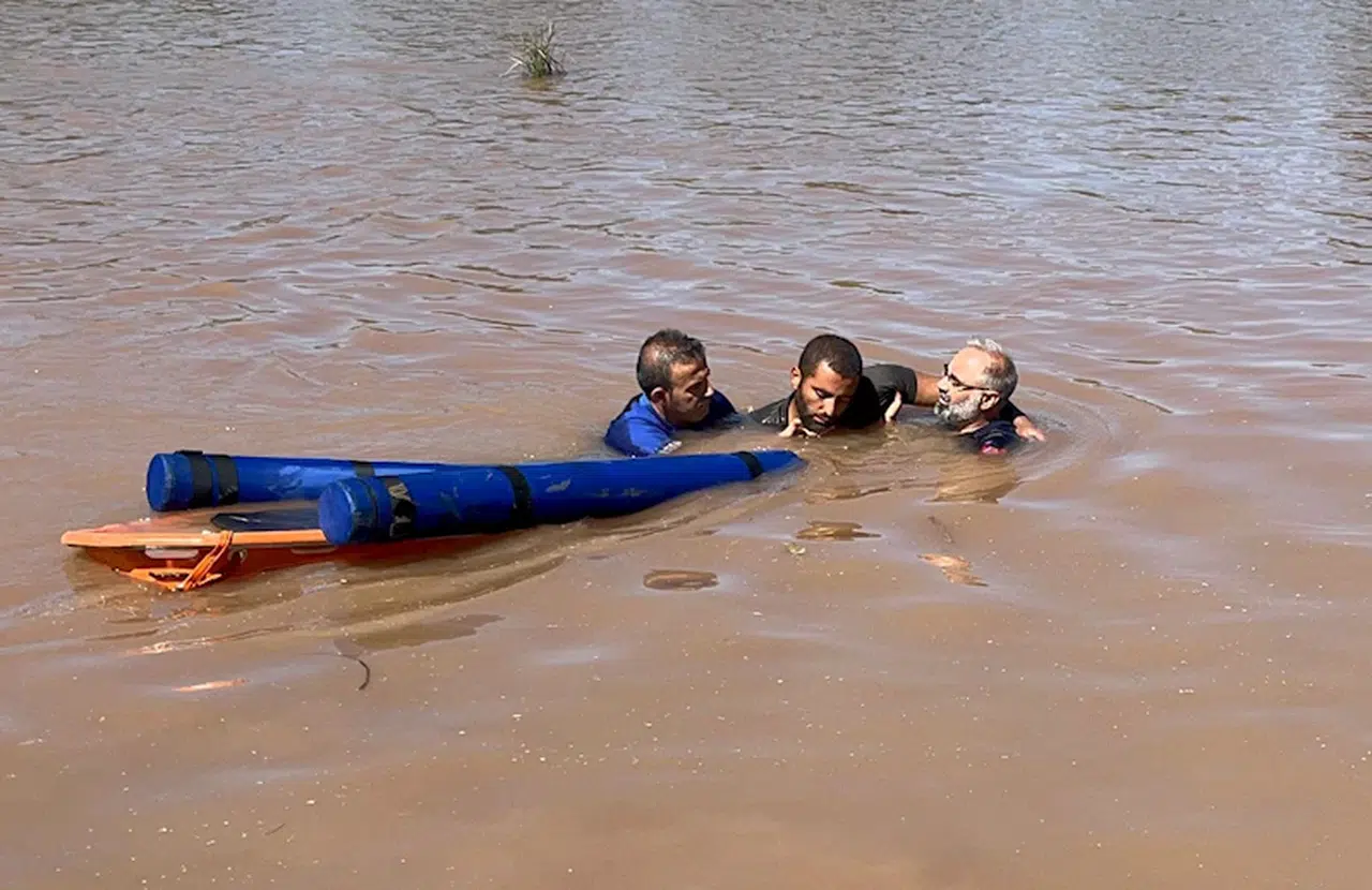 Kızılırmak’ı atla geçmeye çalışırken düşüp boğulma tehlikesi geçirdi