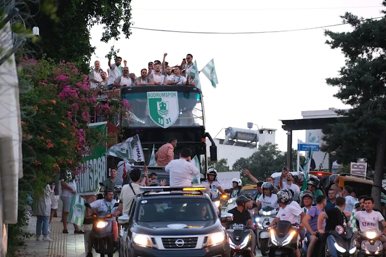 Şampiyon Bodrum'a yakışan kutlama