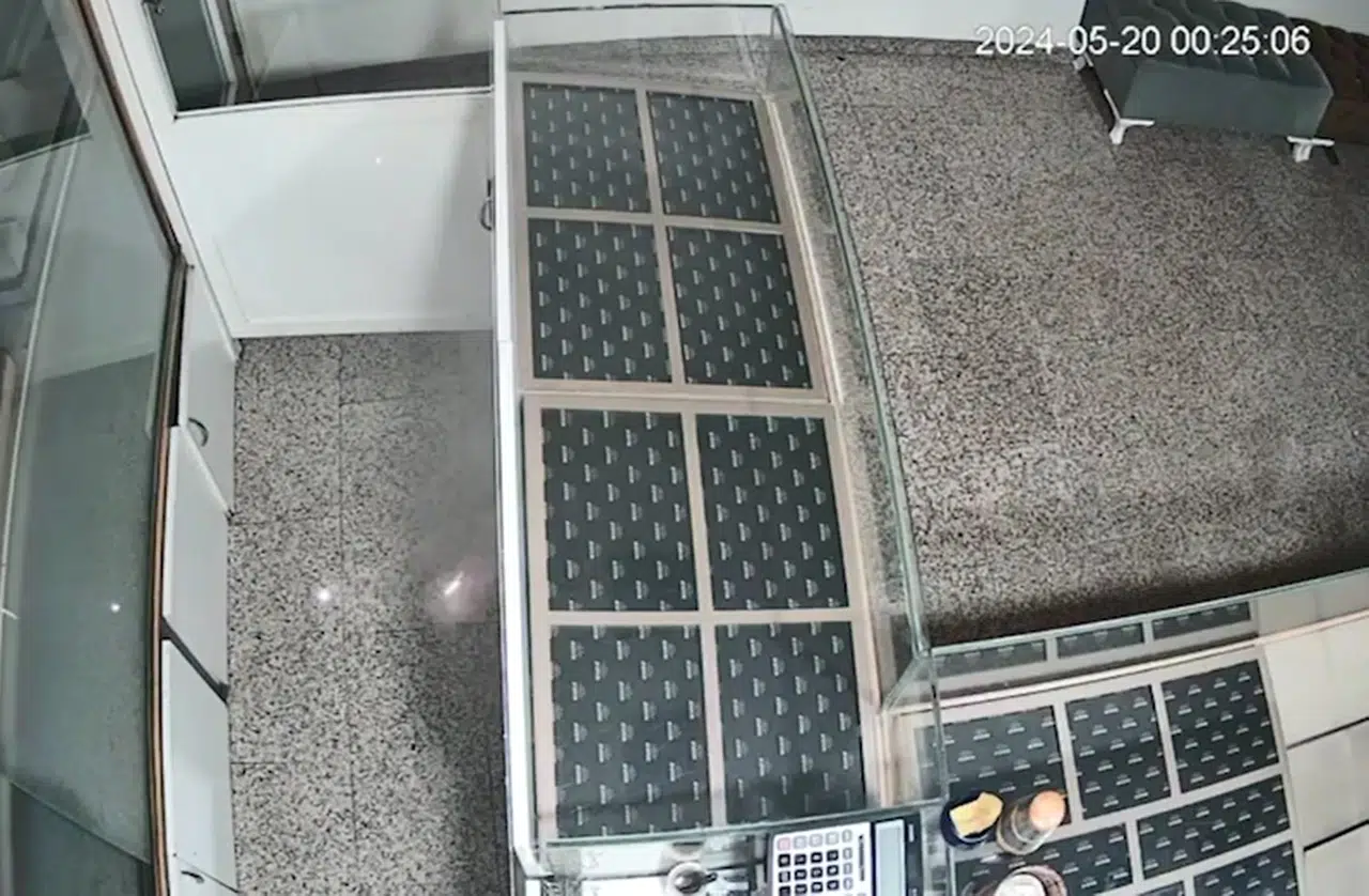 İstanbul- Bahçelievler'de duvarı delip kuyumcudan hırsızlık yapan şüpheliler yakalandı