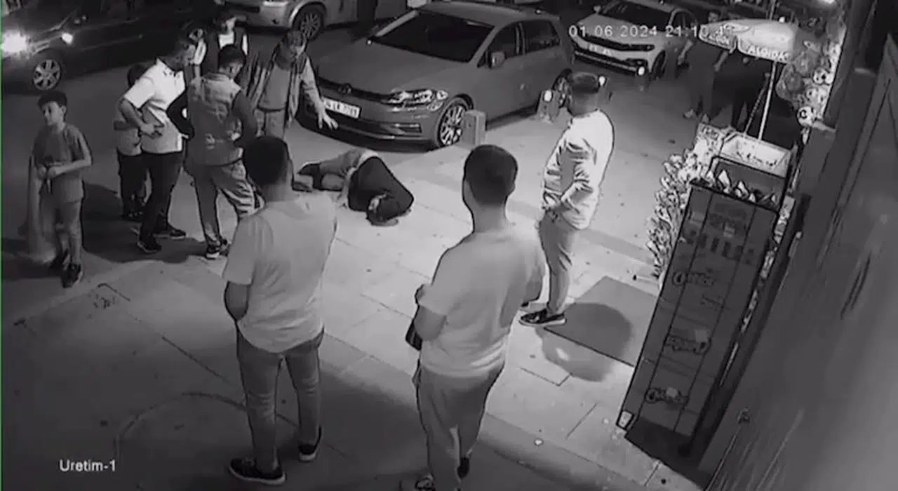 İstanbul - Arnavutköy'de parkta tartıştığı ağabeyini bıçaklayarak öldürdü