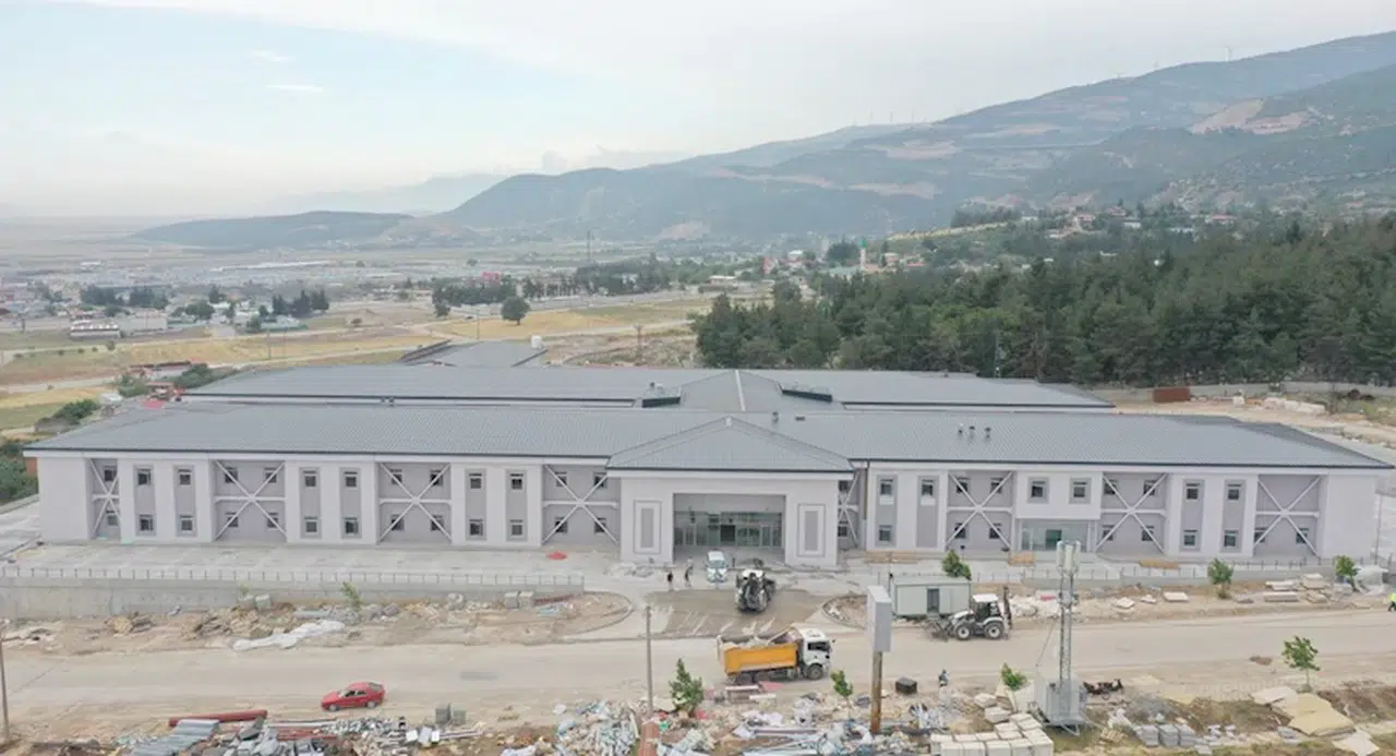 Nurdağı’nda Acil Durum Hastanesi İnşaatının yüzde 98’i tamamlandı