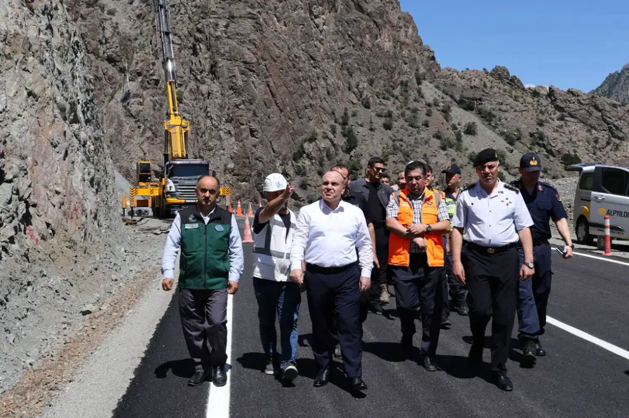 Artvin'de T14 Tüneli Alternatif Yol Hizmete Açıldı