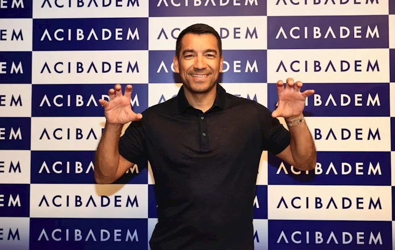 Beşiktaş'ta teknik direktör Giovanni van Bronckhorst görevine başladı