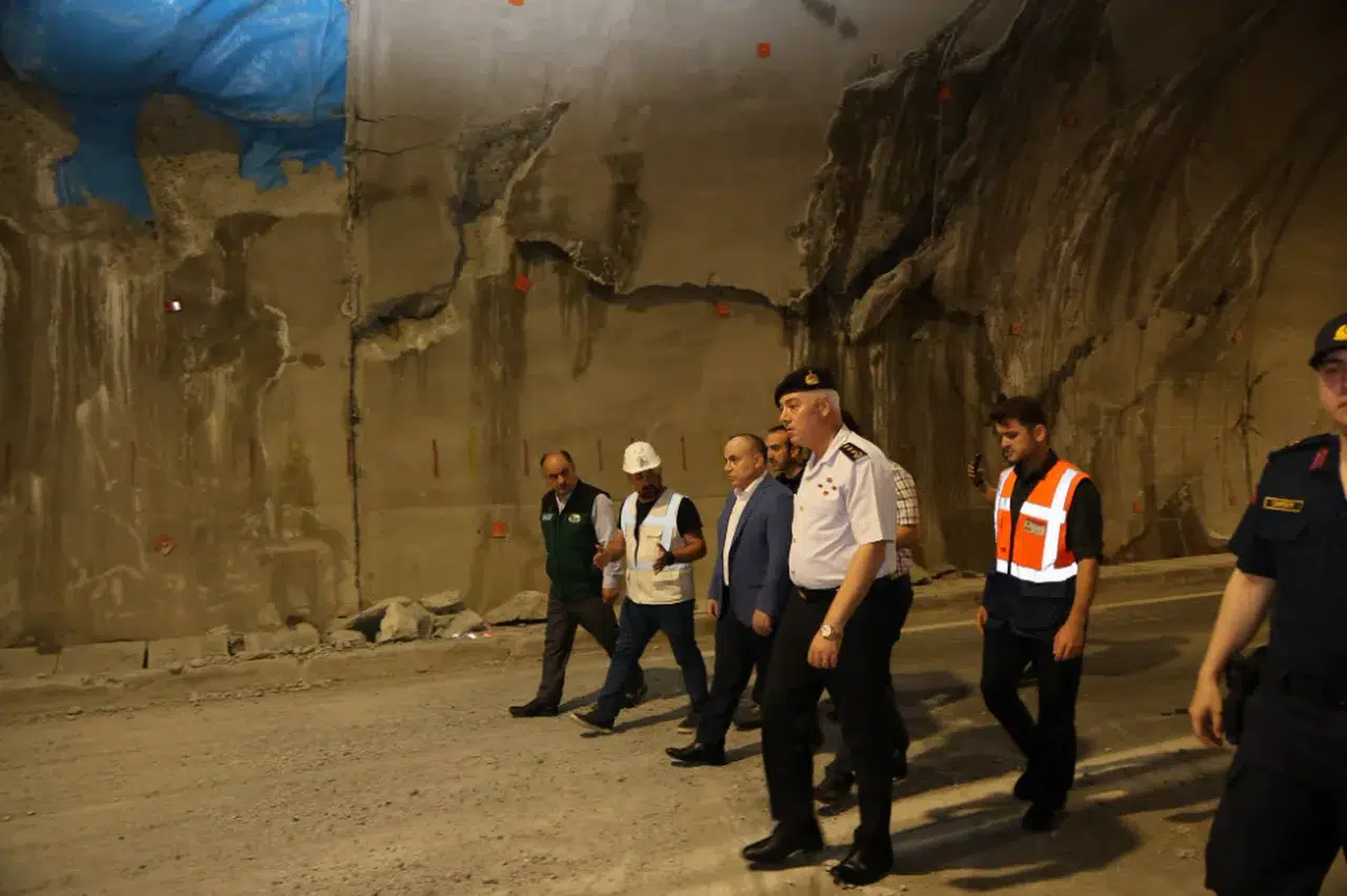 Vali Cengiz Ünsal’dan Yusufeli T14 Tüneli’ne Yakın Takip