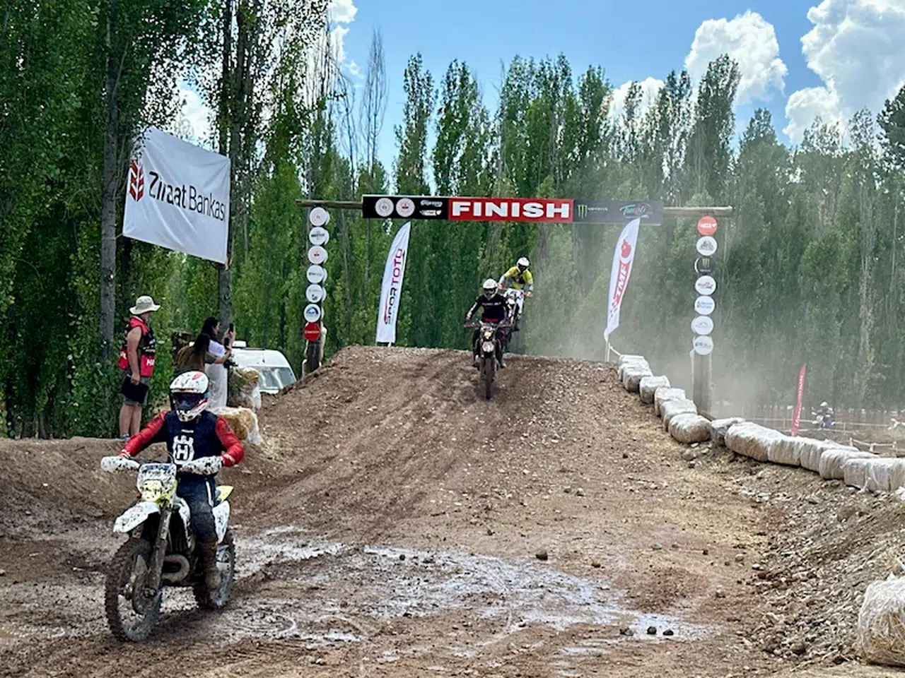 Tunceli’de MotoFest yarışları nefes kesti
