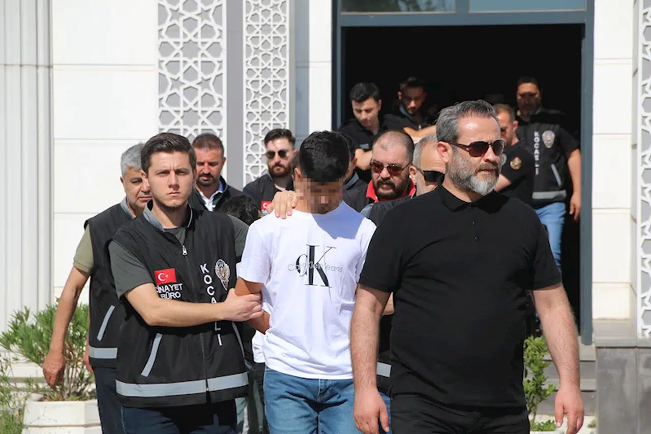 Lise müdür yardımcısı cinayetinde 11 şüpheli adliyede 