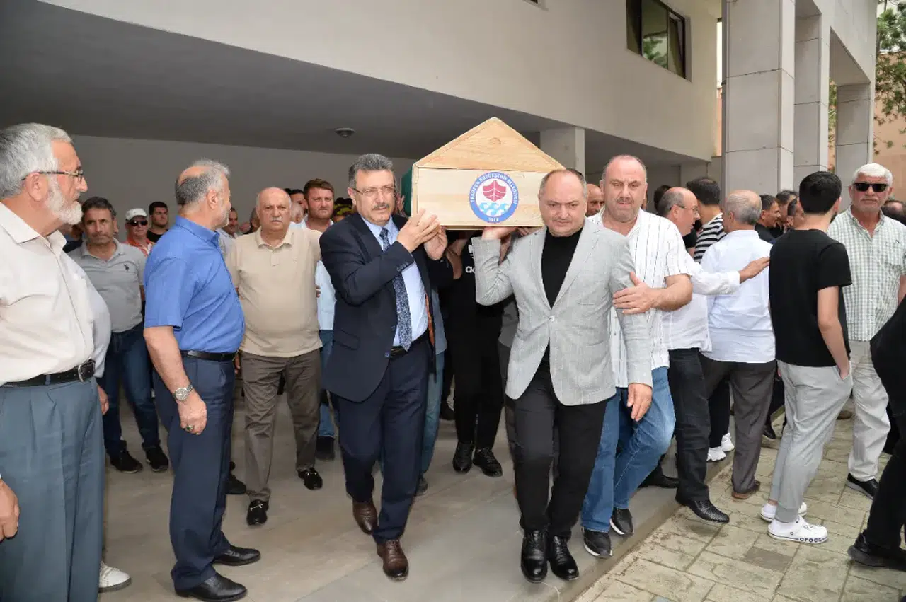 Büyükşehir Belediyesi, Hasan Beder’in Cenazesinde Aileyi Yalnız Bırakmadı