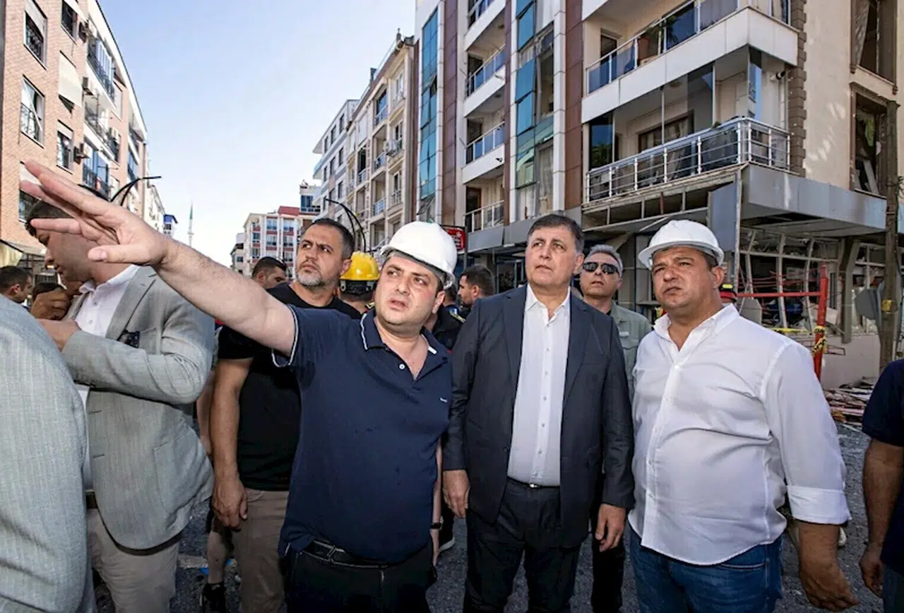 İzmir'de şırdancıda patlama: 5 ölü, 63 yaralı (8)