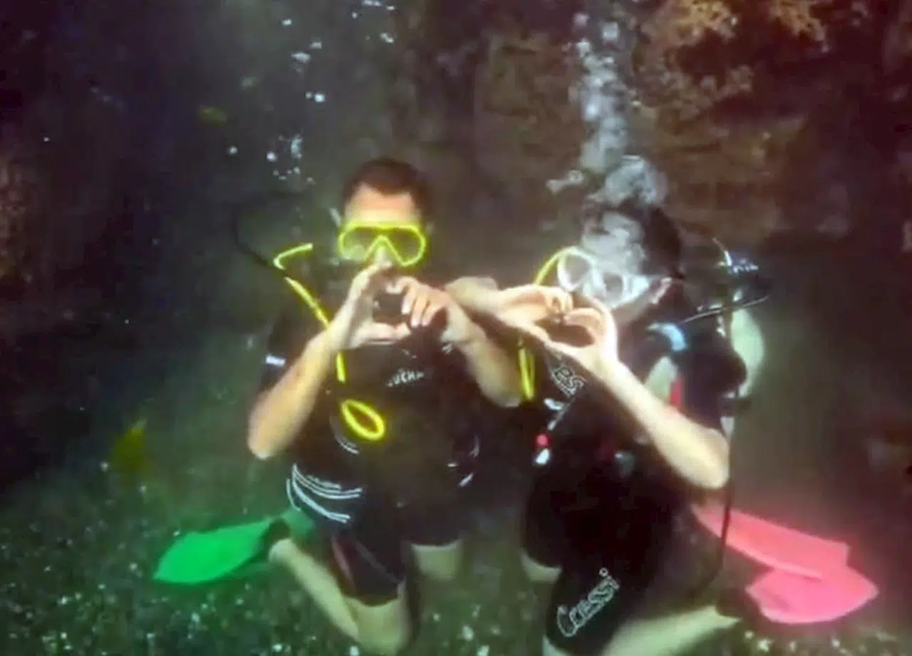 Ordu'da kız arkadaşına su altında evlenme teklifi yaptı