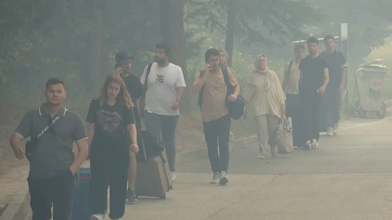 Bursa'da anız yangını, BUÜ kampüsünün de içinde olduğu ormana sıçradı (5)