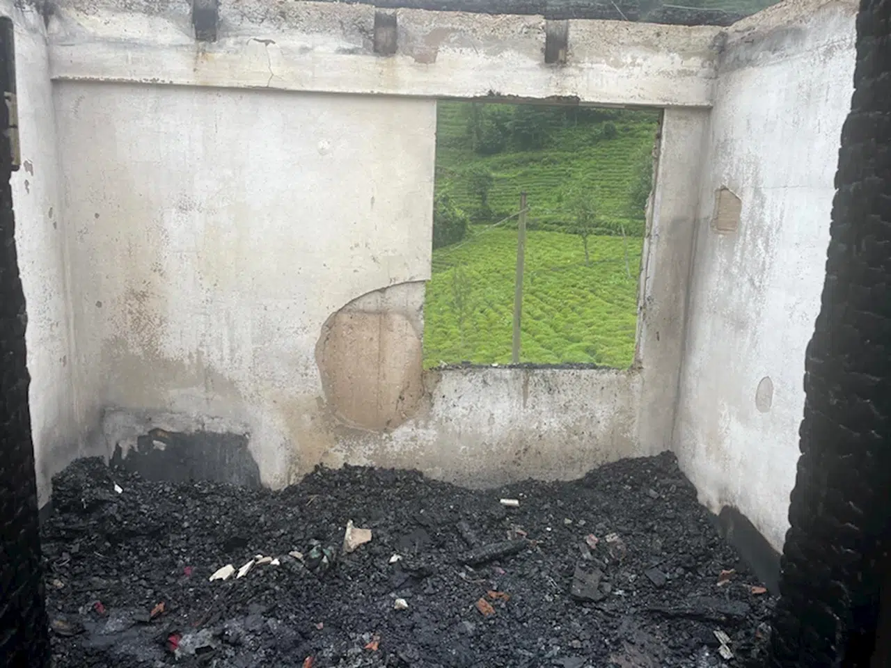 Rize'de tüp patlaması sonucu yangın çıkan ev zarar gördü