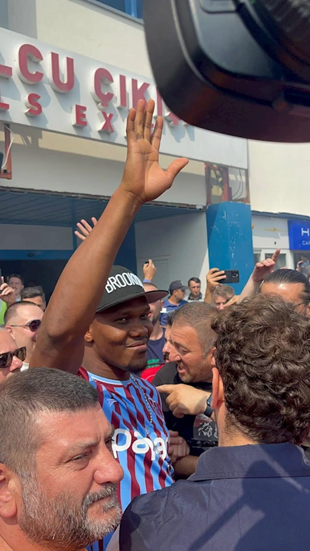 Trabzon’da Nwakaeme'ye coşkulu karşılama