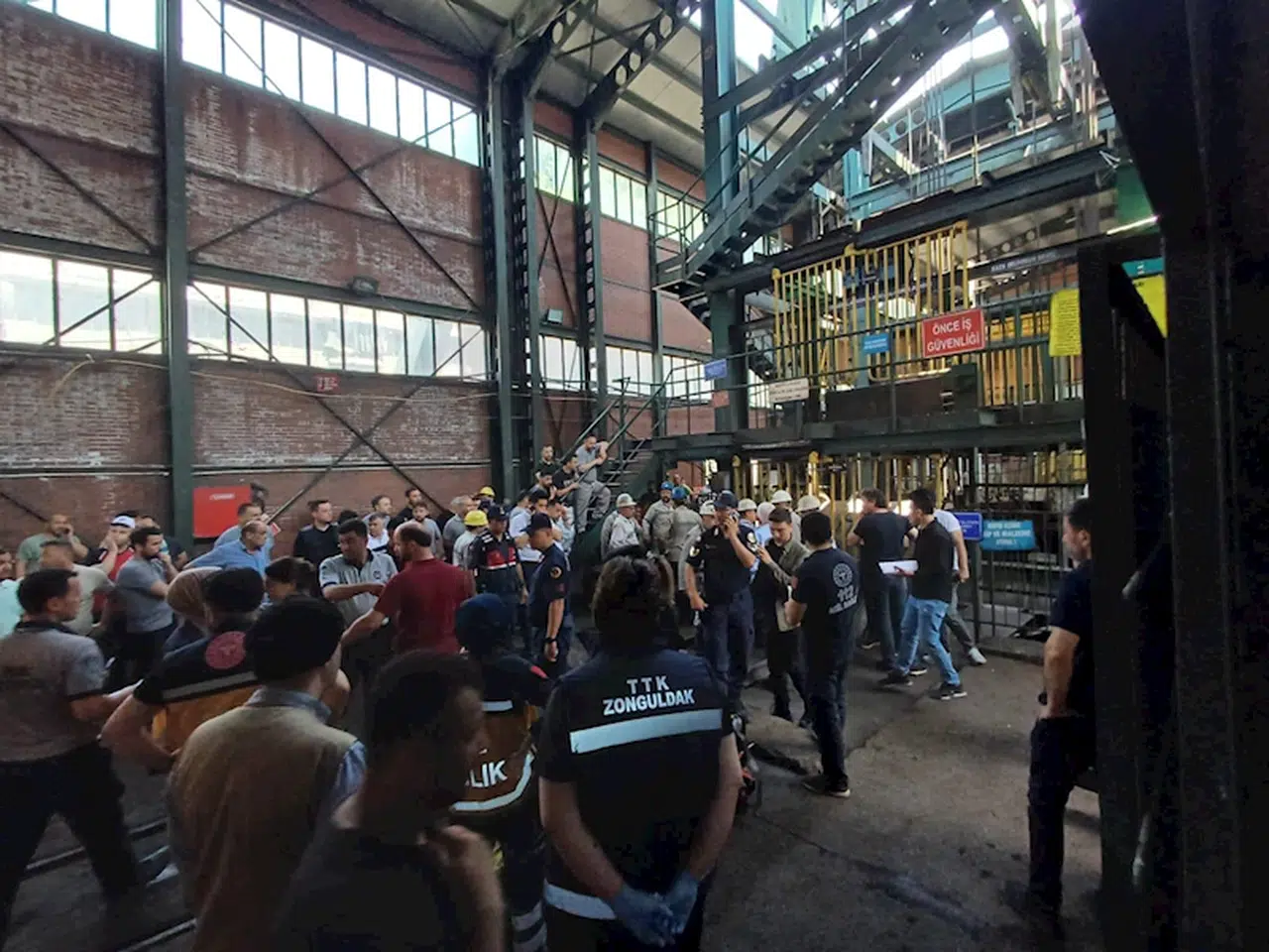 Zonguldak'ta maden ocağında göçük: 2 işçi mahsur