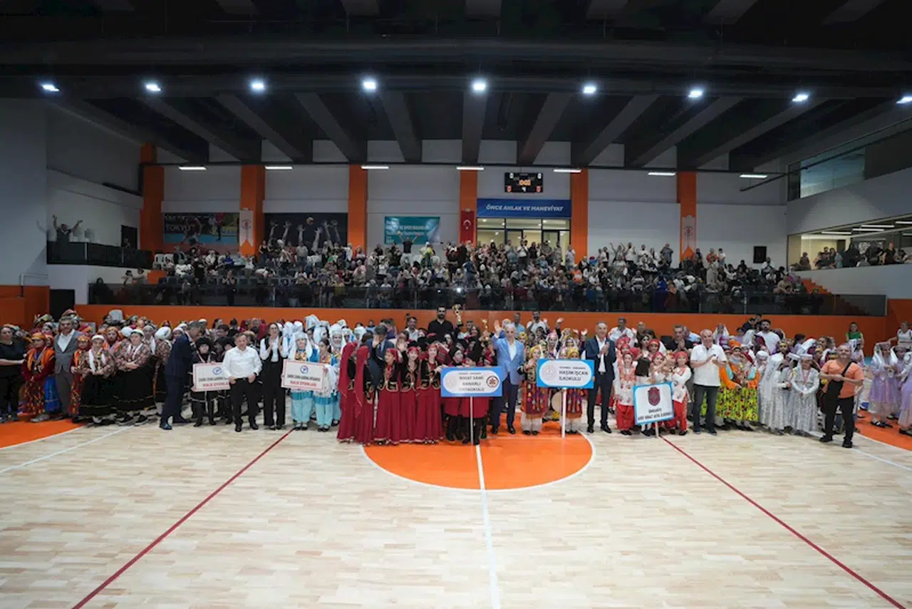 Ümraniye'de Halk Oyunları Yarışması yapıldı 