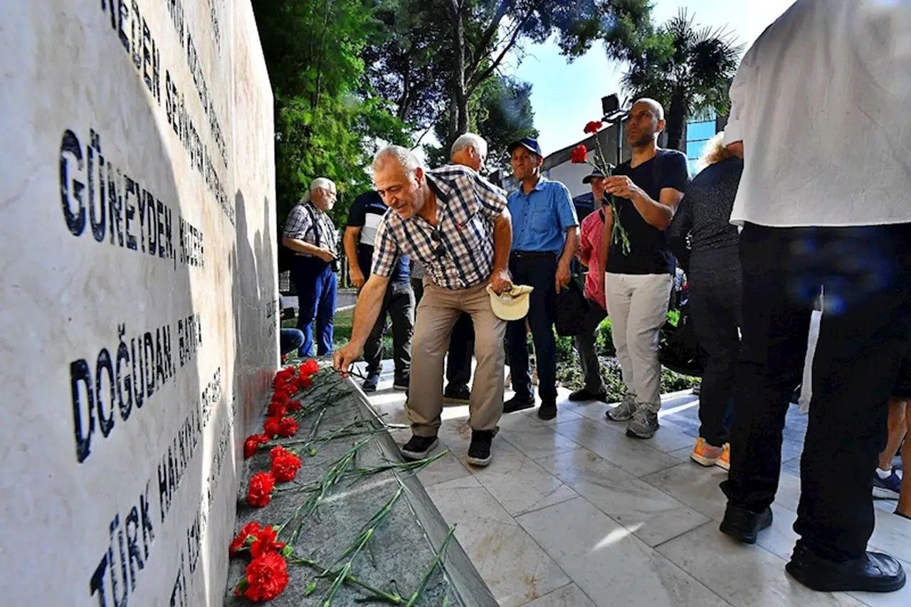 Nazım Hikmet İzmir'de anıldı