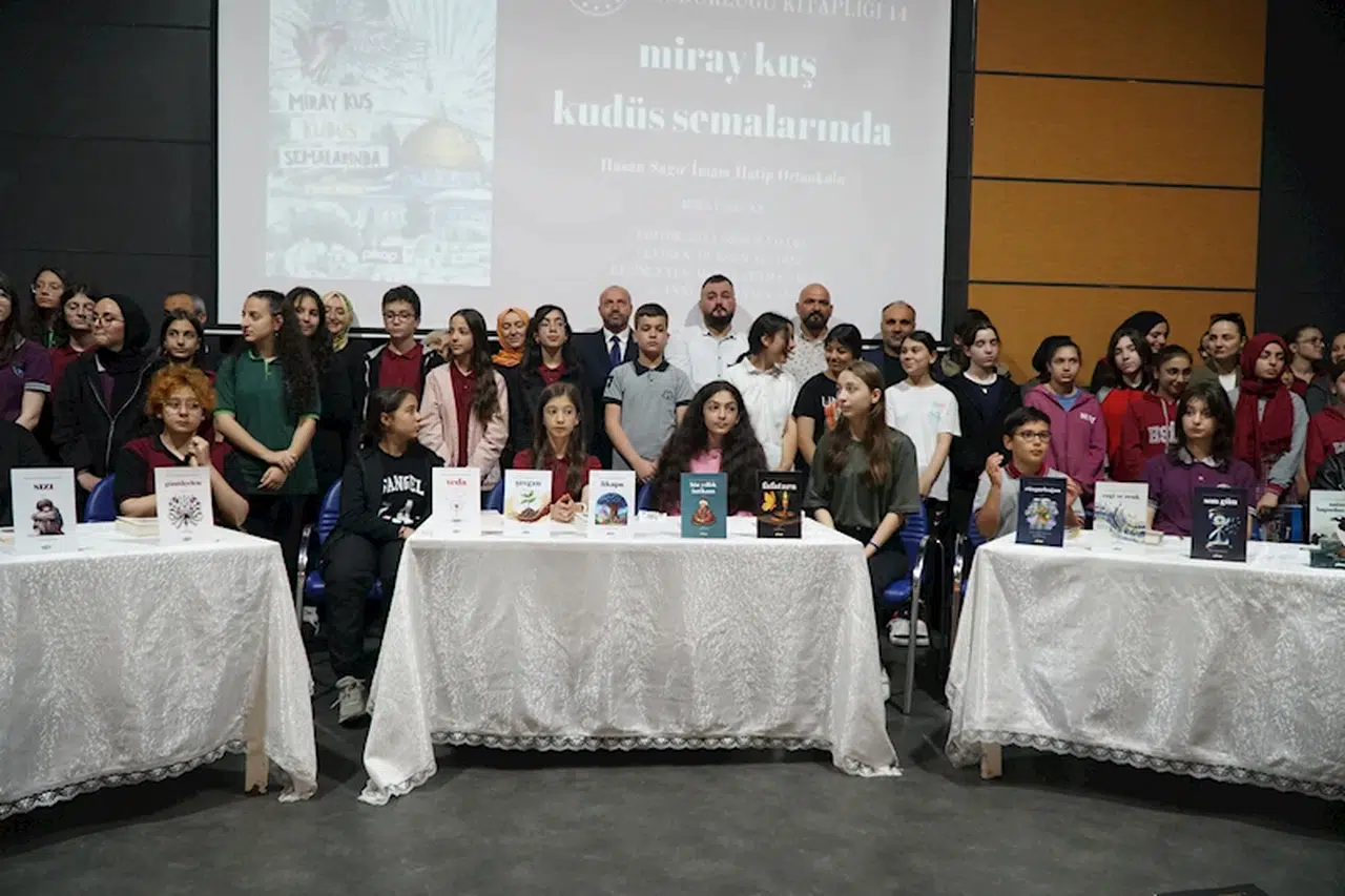 Rize'de öğrenci yazarların kitapları tanıtıldı