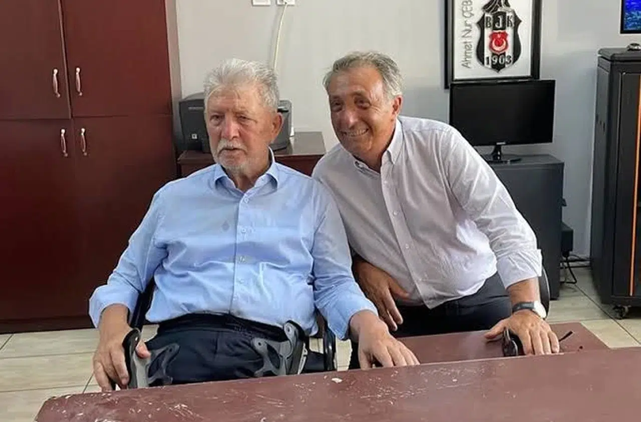 Beşiktaş Eski Başkanı Ahmet Nur Çebi'nin babası hayatını kaybetti