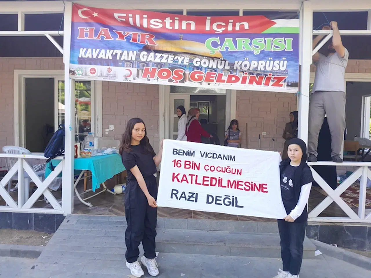 Kavak'tan Filistin'e yardım
